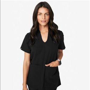 FIGS Banepa Oversized Pocket Scrub Top